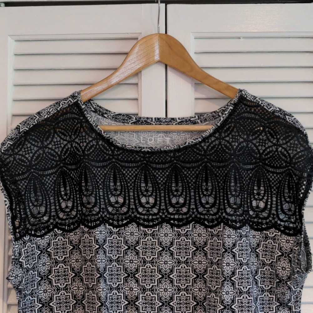 Large Loft Patterned Top - Picture 2 of 4